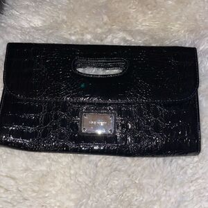 NEW NINE WEST black patent Croc clutch EUC